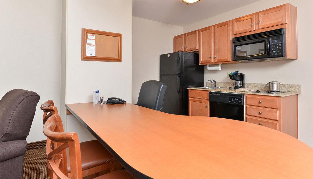 Candlewood Suites Winchester By Ihg Eksteriør bilde
