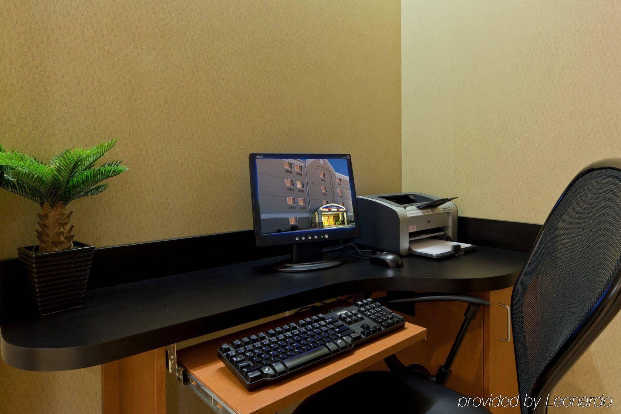 Candlewood Suites Winchester By Ihg Eksteriør bilde