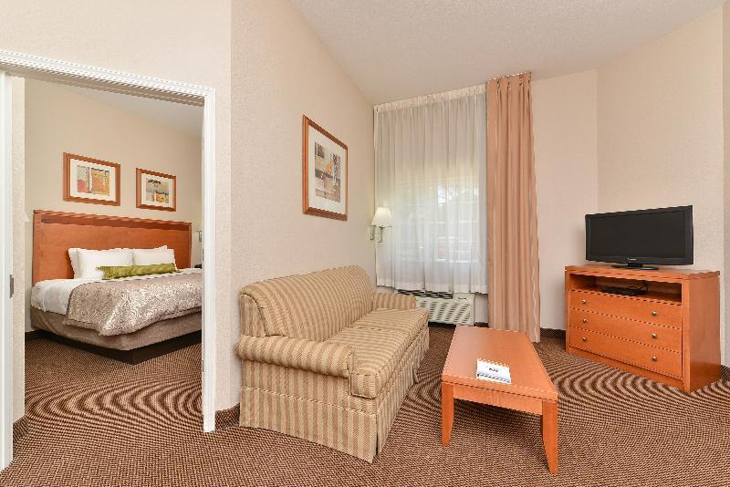 Candlewood Suites Winchester By Ihg Eksteriør bilde